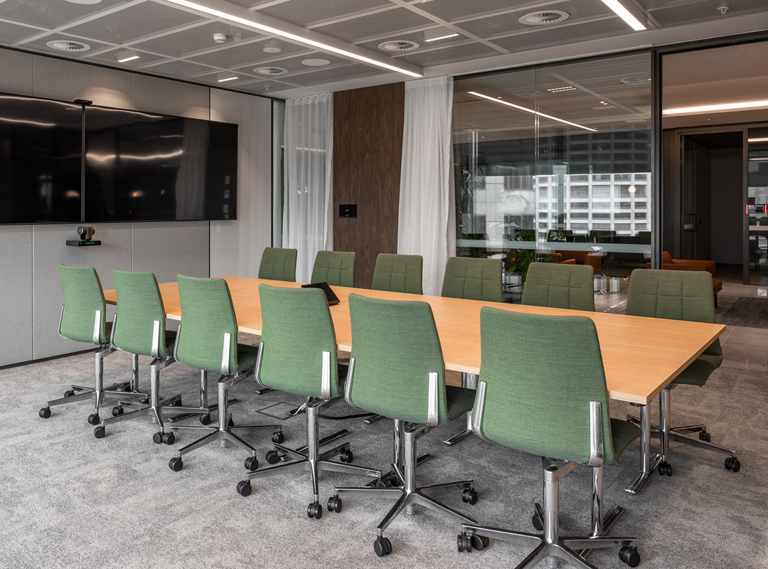 Walter Knoll Leadchair Evo and HOWE Tempest Flip-Top Table in the Forever Fitout workplace
