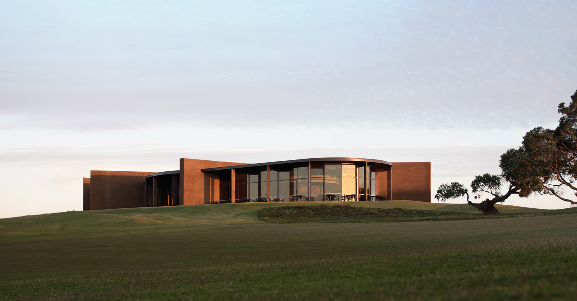 Lonsdale Links