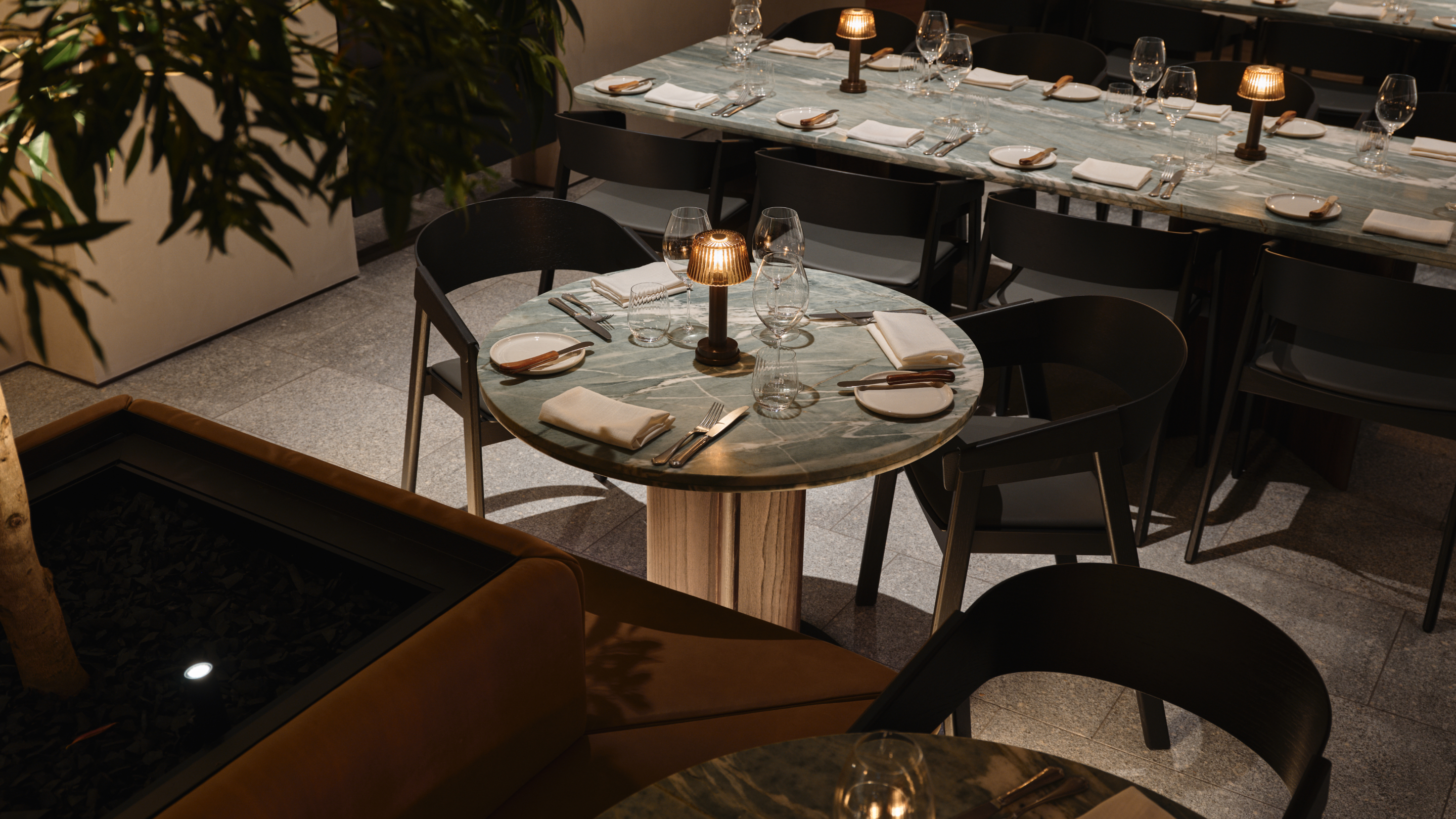 Bistro Ebony