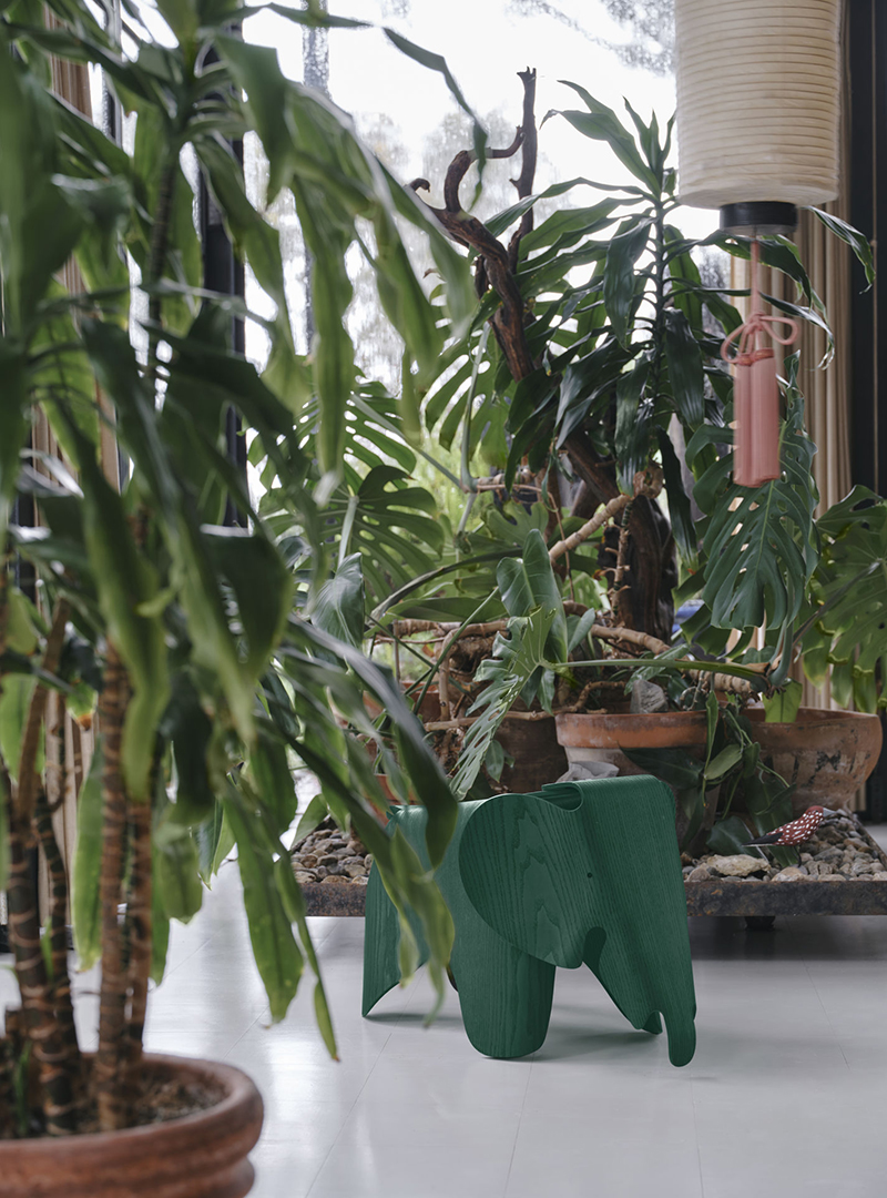 Eames Elephant