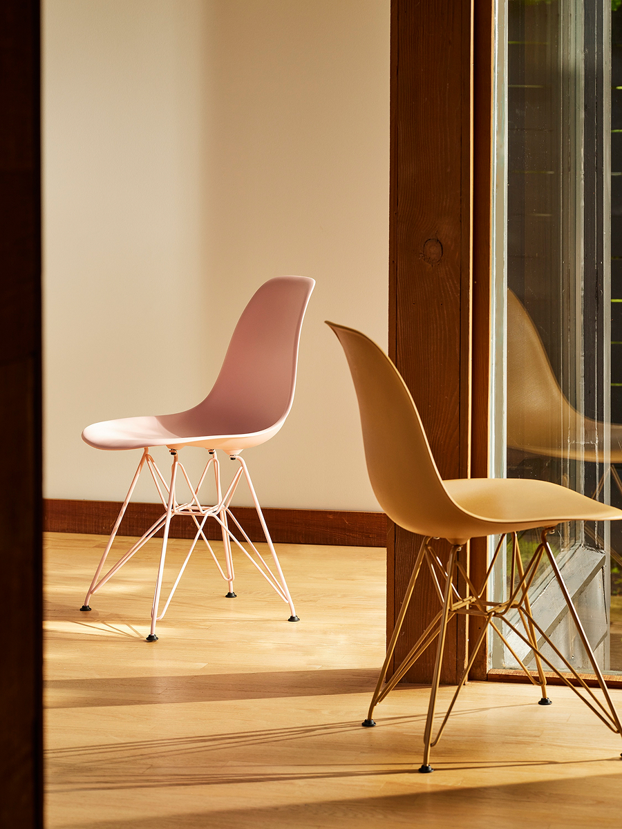 Herman Miller Eames Moulded Plastic Chair