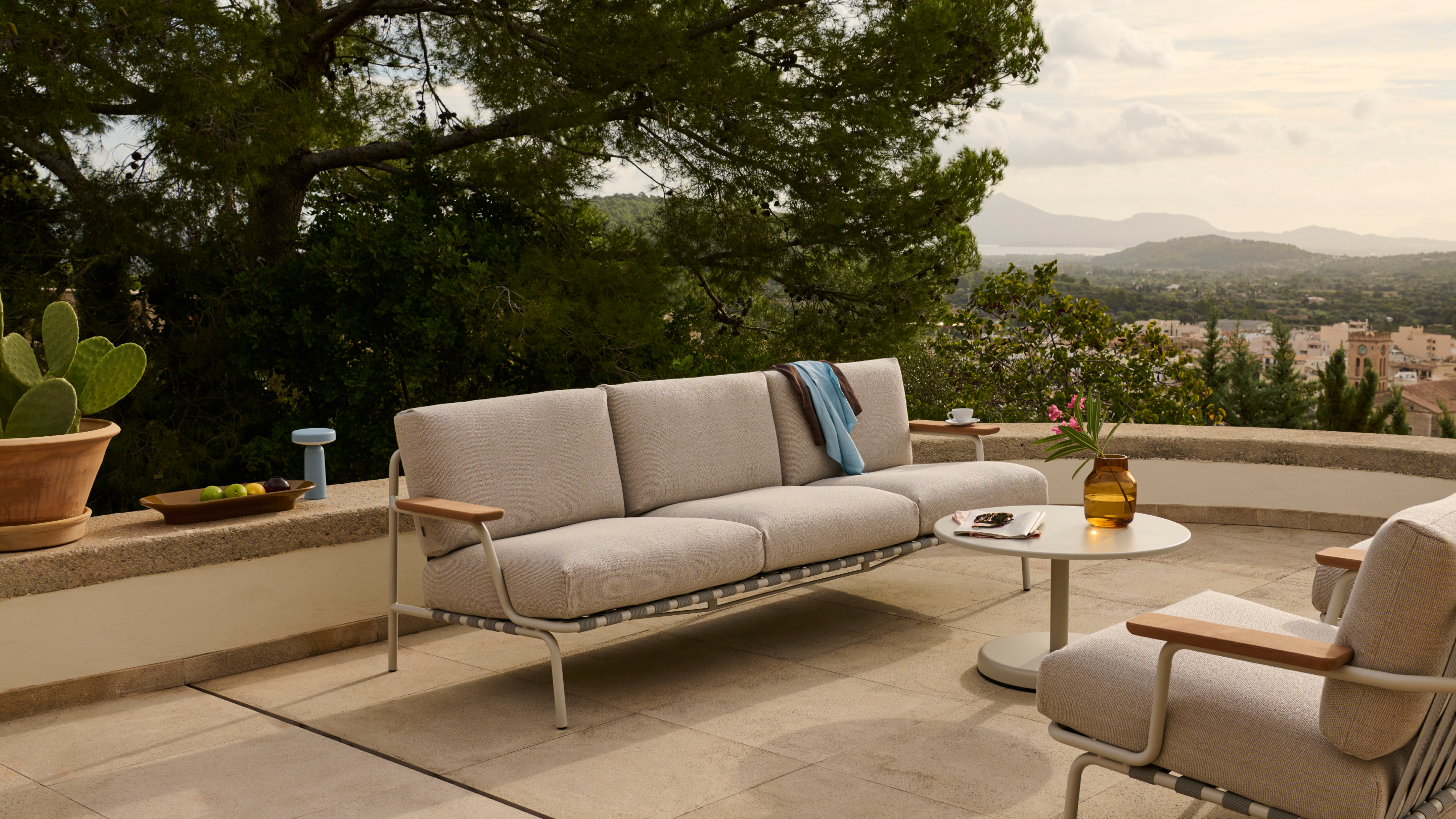 Settle Outdoor