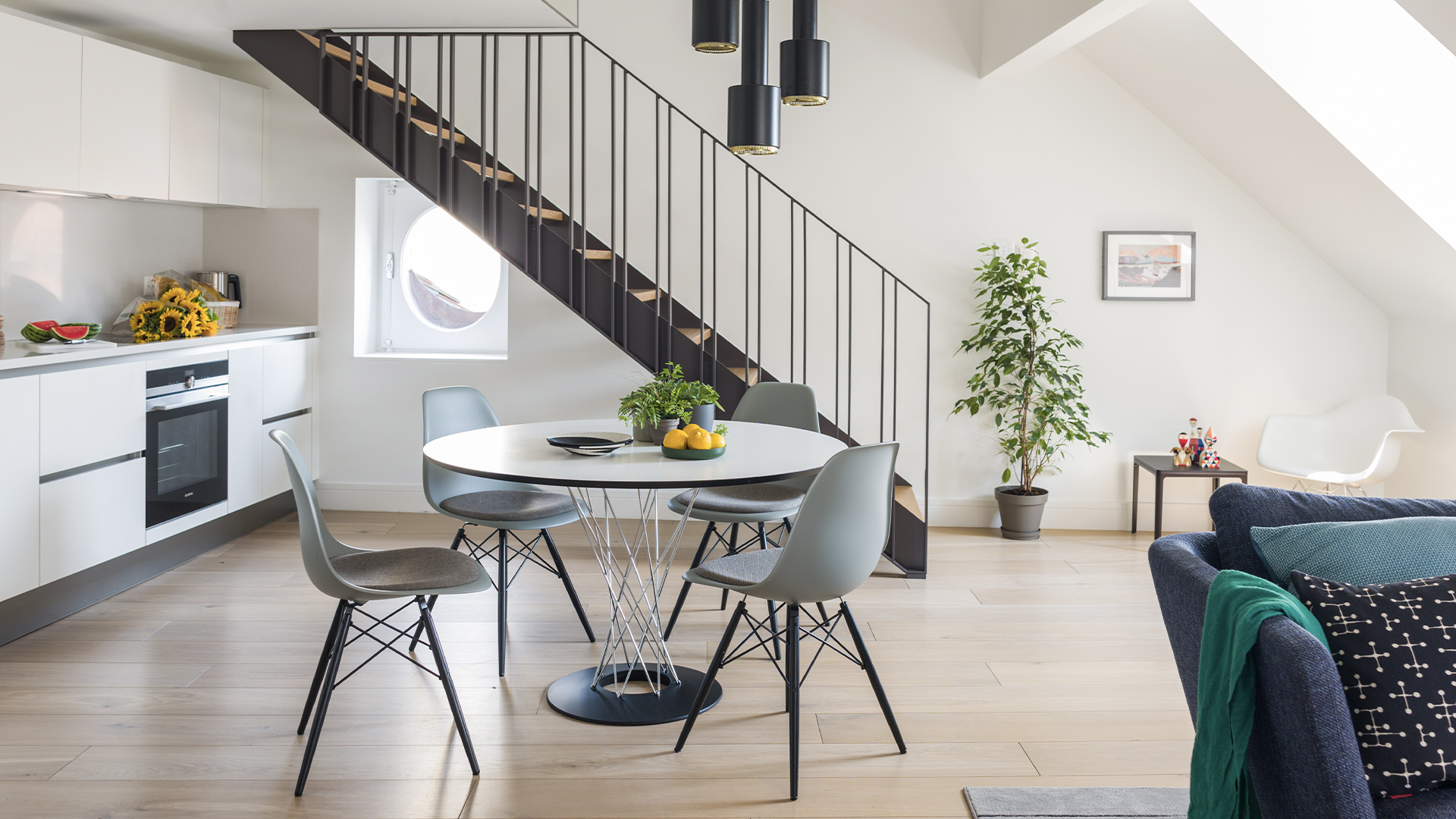 Noguchi Dining Table, Lifestyle