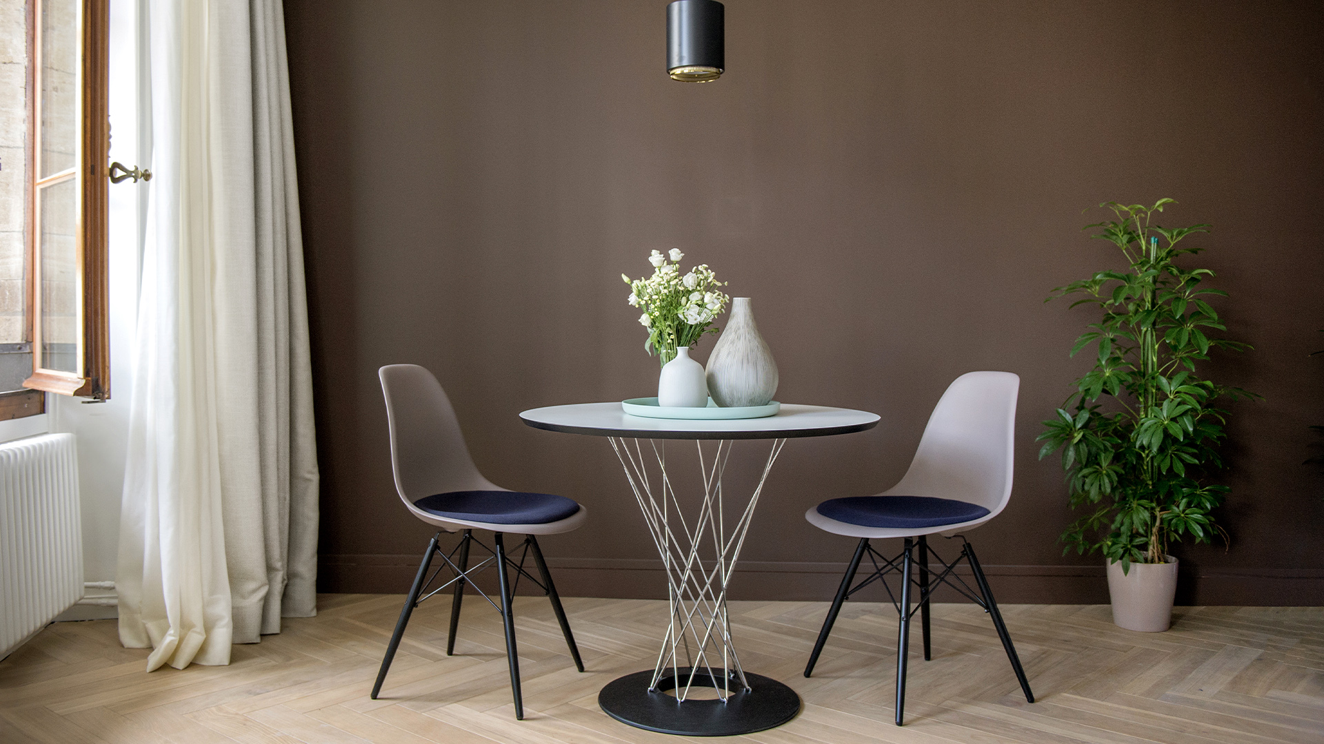 Noguchi Dining Table, Lifestyle