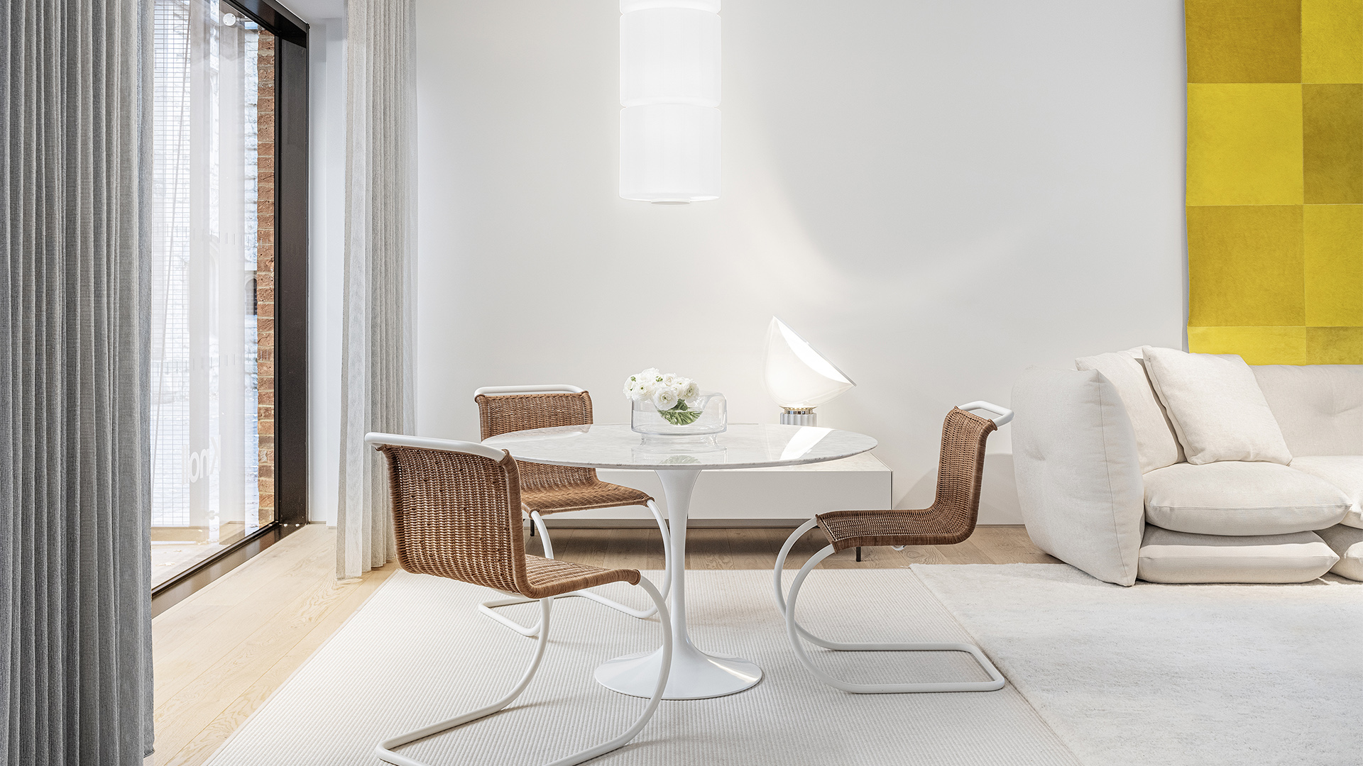 MR Side Chair, Lifestyle