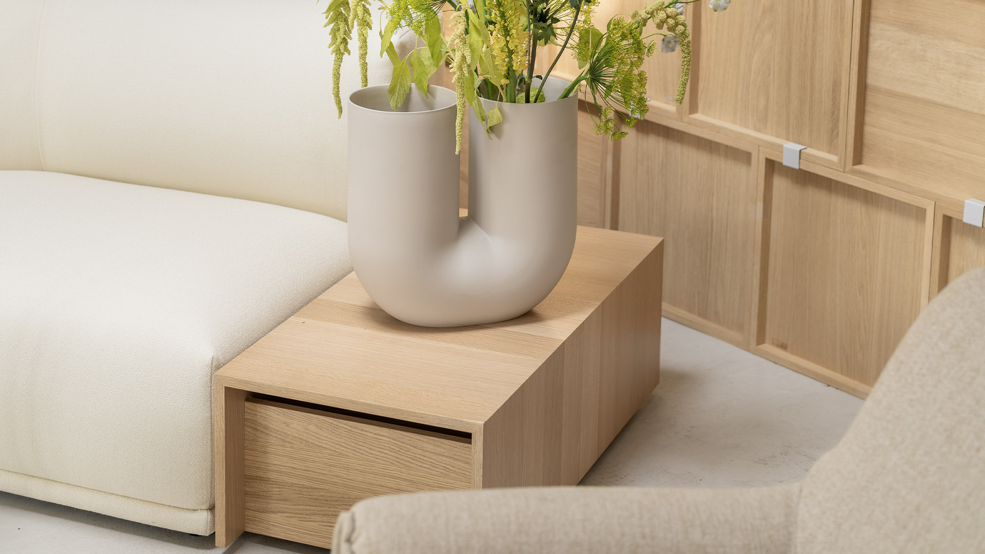 Connect Table, Lifestyle