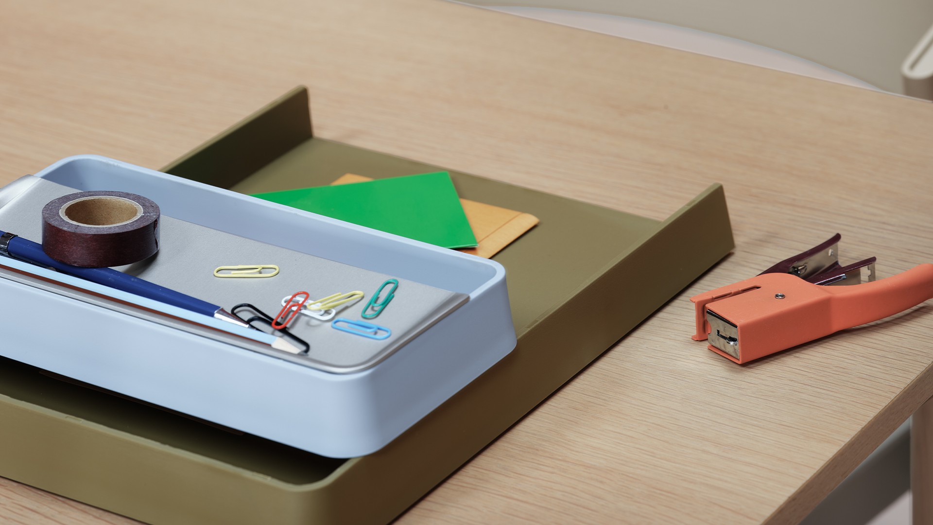 Arrange Desktop Series, Configuration 2, Lifestyle
